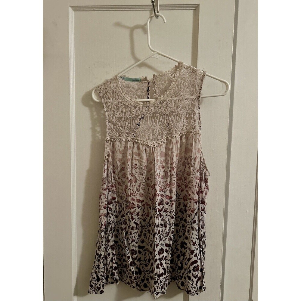 Maurices White Black Red Ombre Floral Lace Bib Sleeveless Blouse Size 2XL